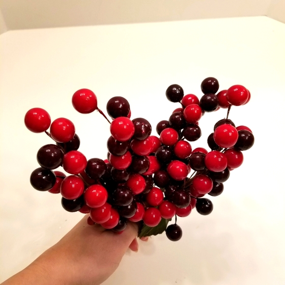 4 pcs High Gloss Red & Brown Berries Christmas Thanksgiving Ornaments Bunches - Picture 3 of 7